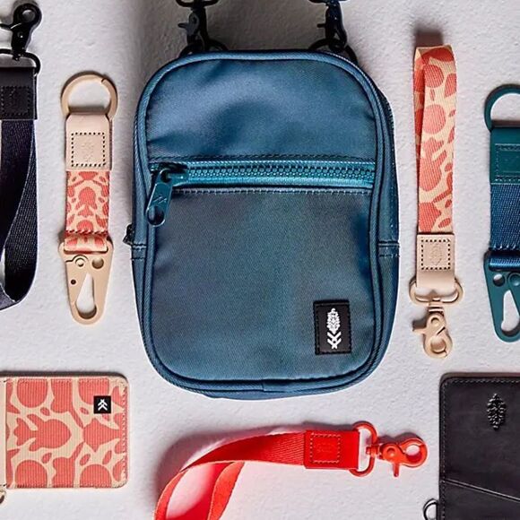 FP Movement x Thread Crossbody Bag - Picture 2 of 8